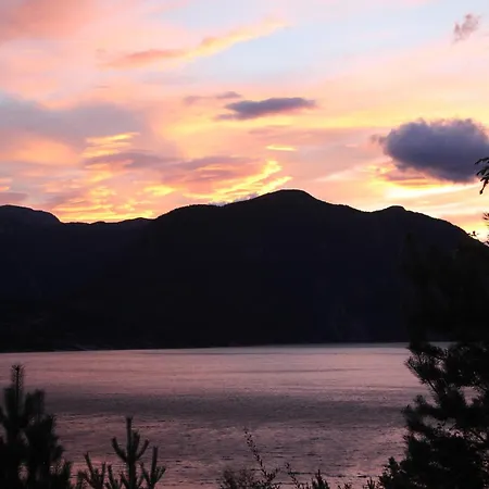 Vakantiehuis Fjordhytte-3 In Traumhafter Lage 100 Meter Vom Hardangerfjord, Motorboot Mietbar