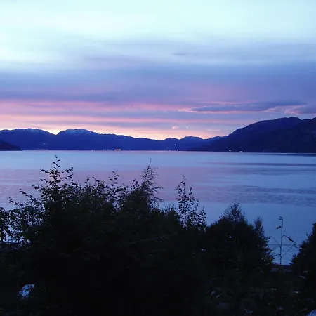 Fjordhytte-3 In Traumhafter Lage 100 Meter Vom Hardangerfjord, Motorboot Mietbar * Aenes