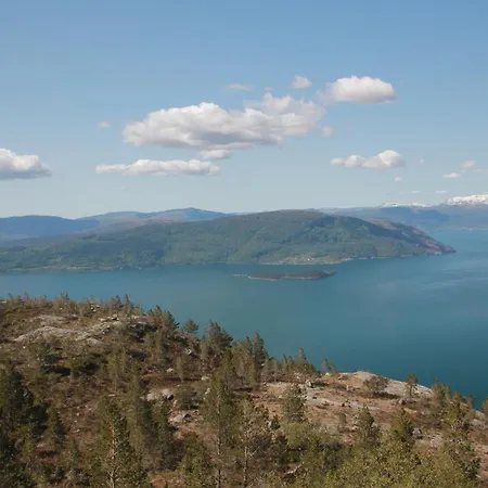 Fjordhytte-3 In Traumhafter Lage 100 Meter Vom Hardangerfjord, Motorboot Mietbar Vakantiehuis