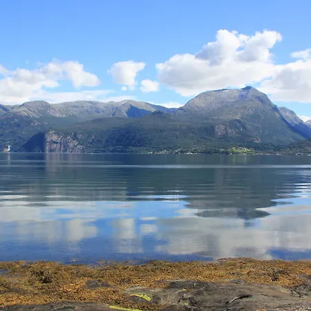 Fjordhytte-3 In Traumhafter Lage 100 Meter Vom Hardangerfjord, Motorboot Mietbar Aenes