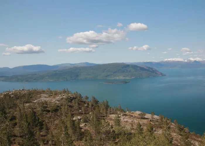Fjordhytte-3 In Traumhafter Lage 100 Meter Vom Hardangerfjord, Motorboot Mietbar בית נופש