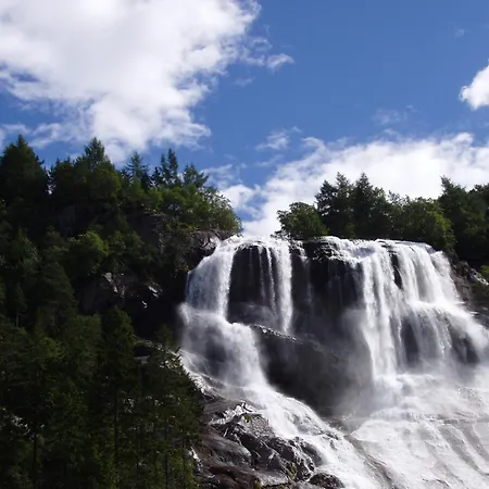 Ferienhaus Fjordhytte-3 In Traumhafter Lage 100 Meter Vom Hardangerfjord, Motorboot Mietbar Aenes