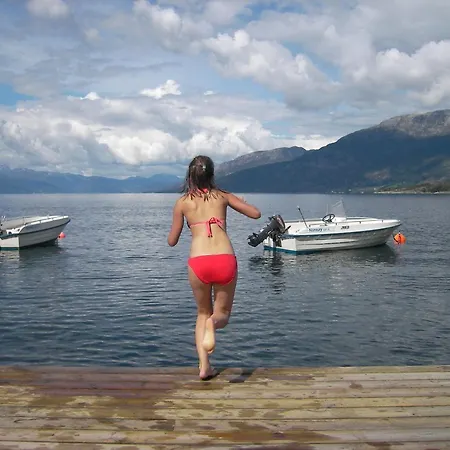 Fjordhytte-3 In Traumhafter Lage 100 Meter Vom Hardangerfjord, Motorboot Mietbar Aenes