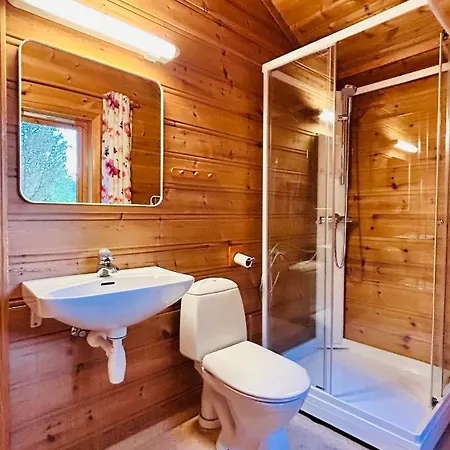 Fjordhytte-3 In Traumhafter Lage 100 Meter Vom Hardangerfjord, Motorboot Mietbar Ferienhaus *